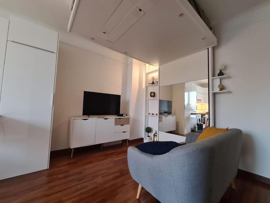 Studio A 2 Pas De La Gare Sartrouville Exterior foto